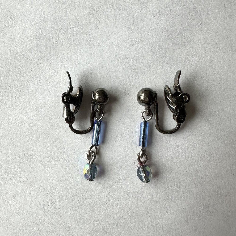 Vintage Gunmetal Gray Blue Iridescent Clip On Earrings Dangle
